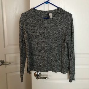 Grey sweater - size medium
